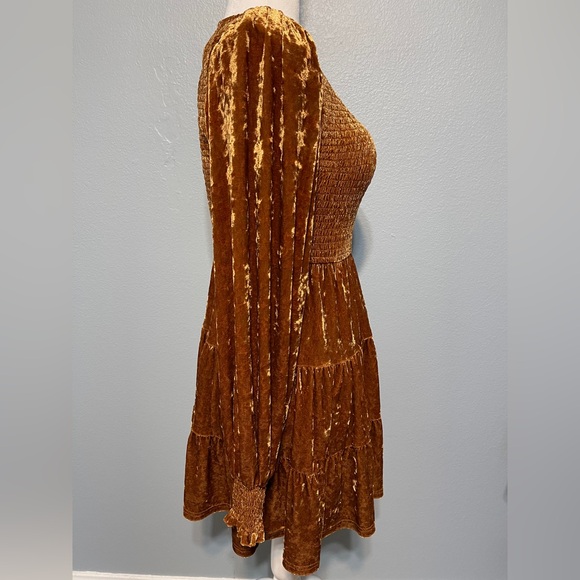 Anthropologie Flying Tomato Velvet Babydoll Mini Dress Gold Tiered Boho Medium - Picture 2 of 6